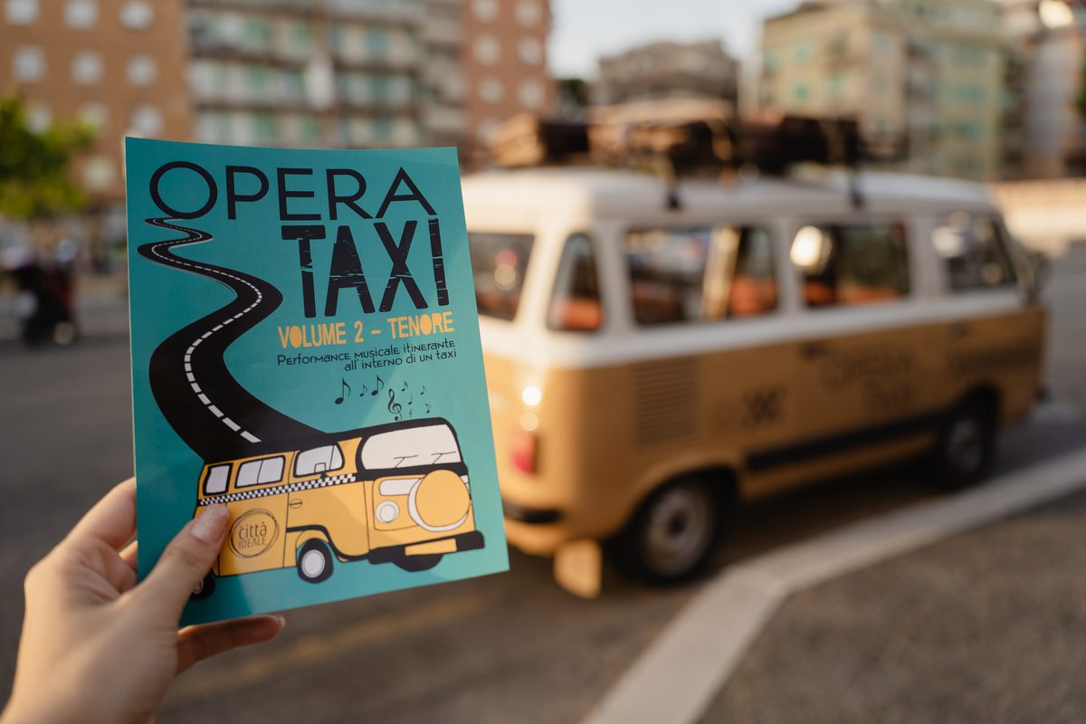 Opera taxi volantino comunicazione evento